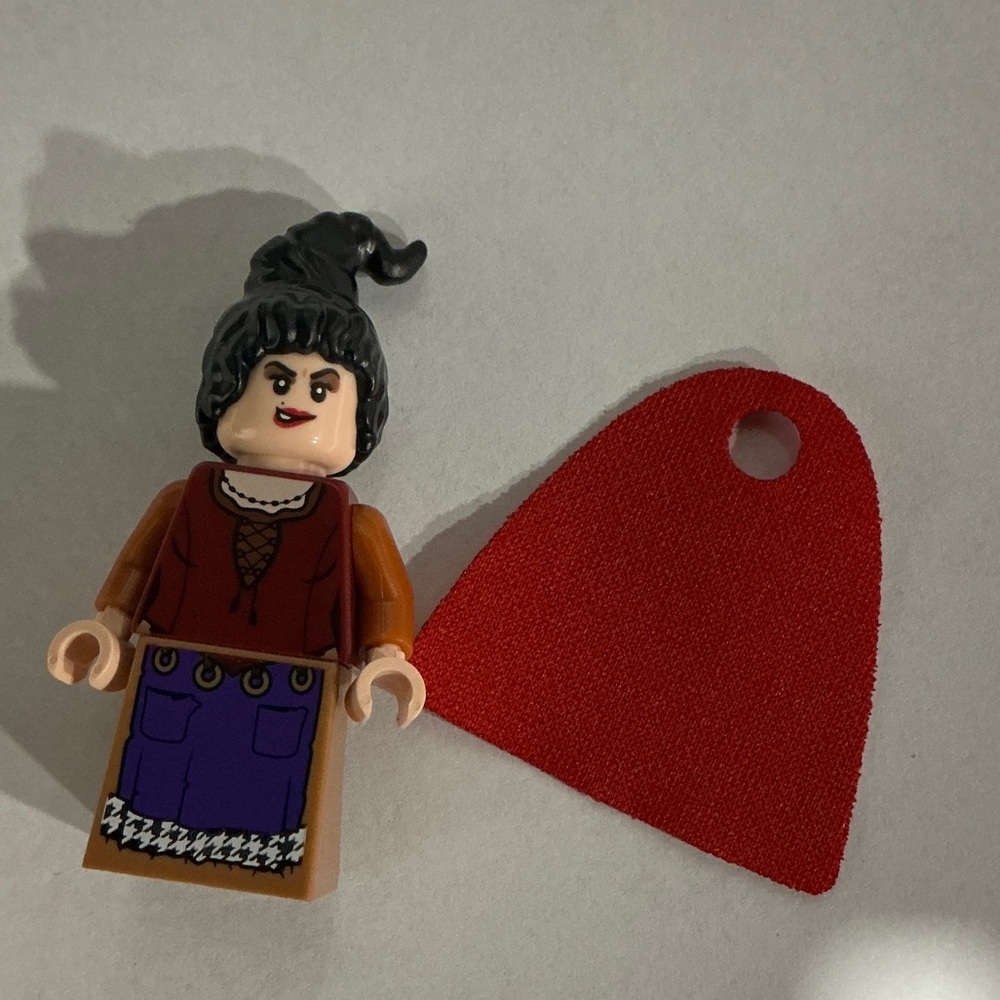 Lego New Mary Sanderson Minifigure